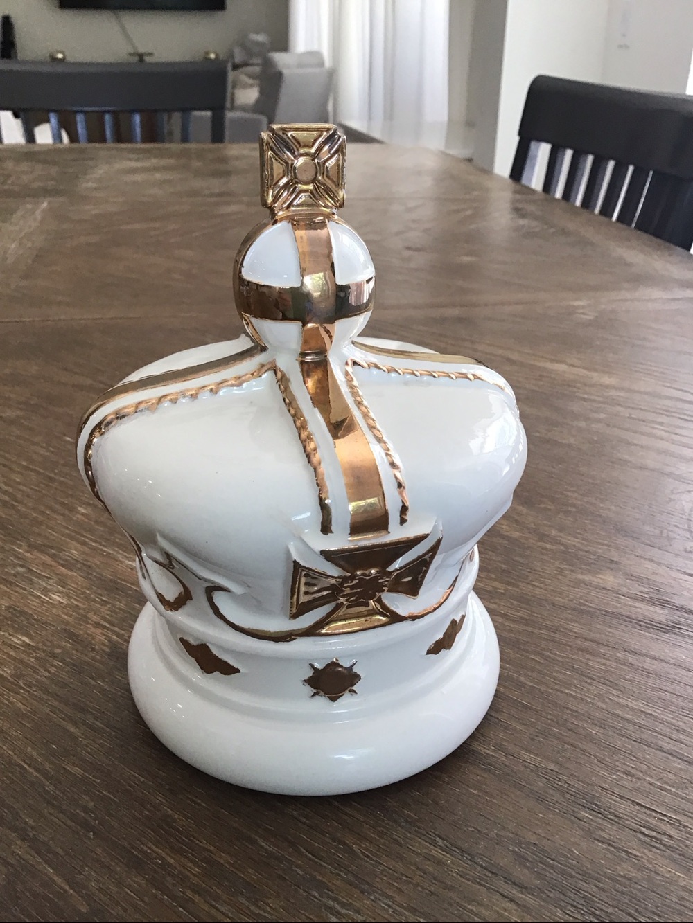 Porcelain Crown Trinket container/box